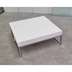 Table basse carré laquée blanche
