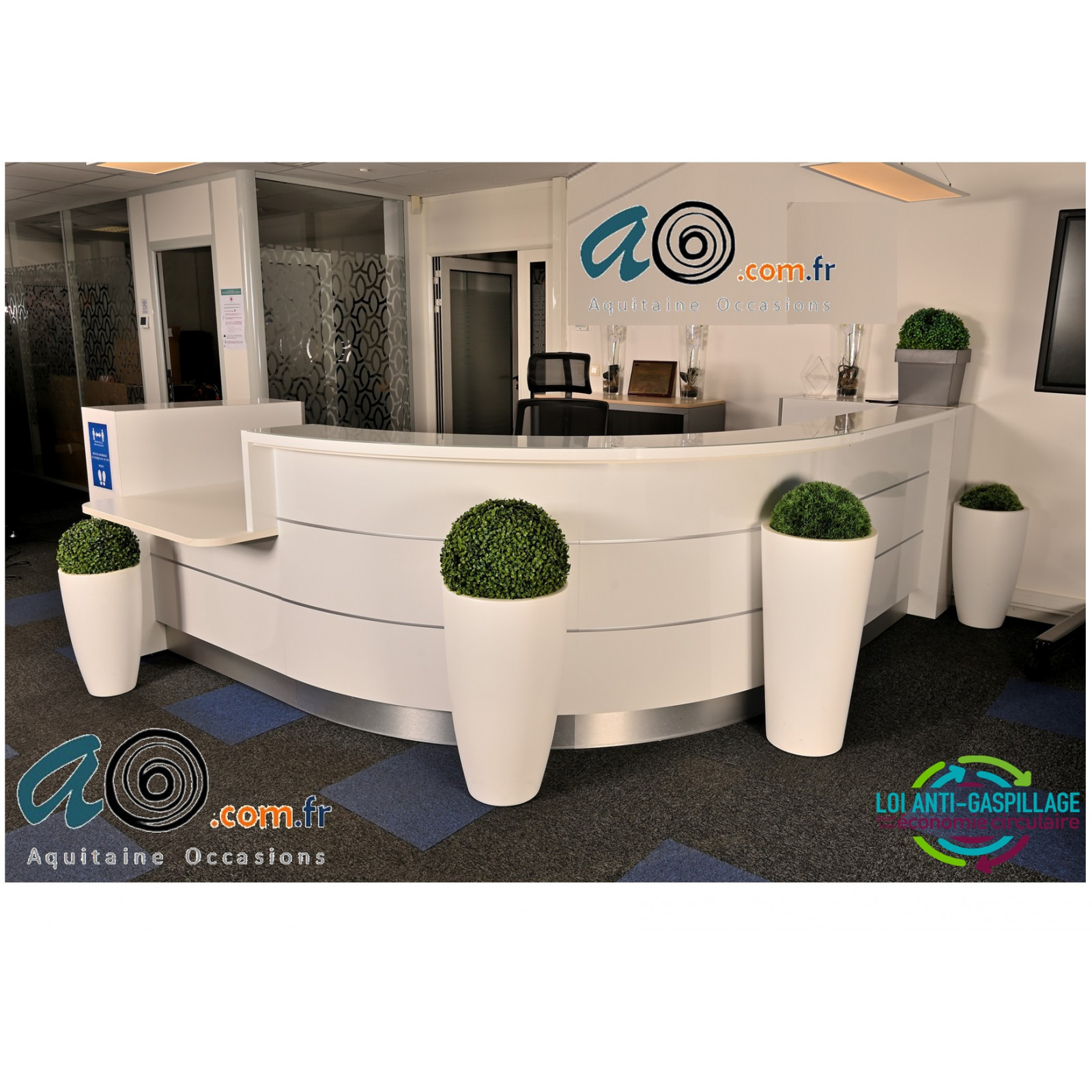 Banque d'accueil avec comptoir de réception