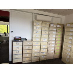 Meuble à clapet 10 cases Meuble à clapet 10 cases métallique occasion RSE Agec