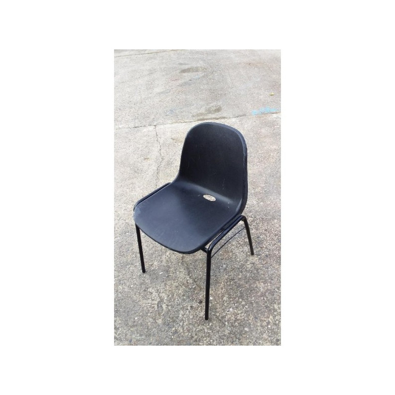 Chaise empilable design avec accoudoirs Bell